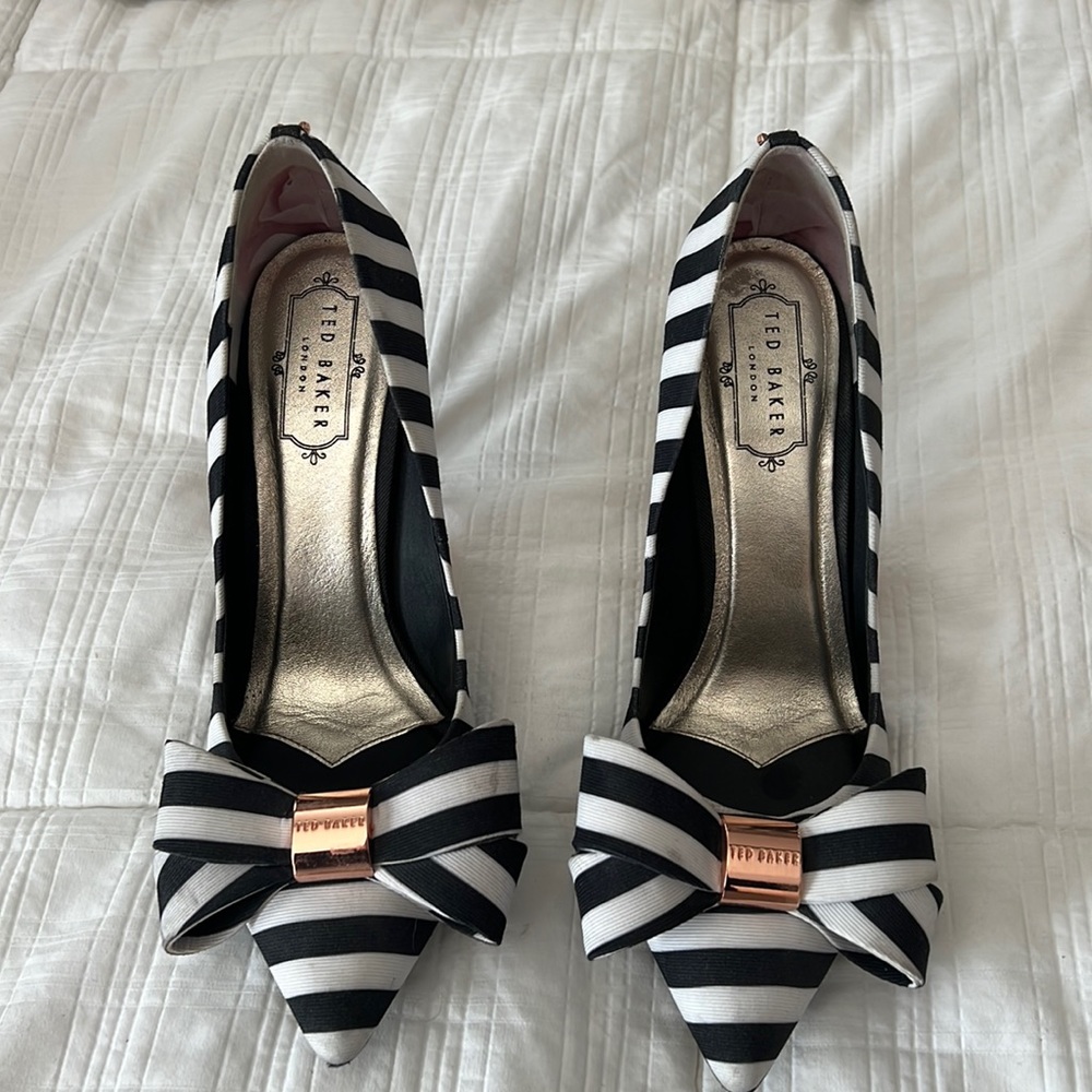 Ted Baker black and white felt heels